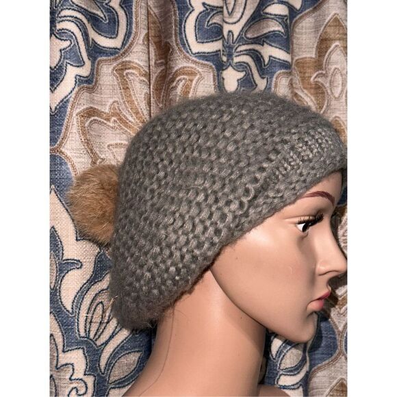 Excellent condition Jamont gray knit hat with pom pom one size.￼ - Picture 1 of 4